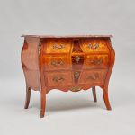 1003 1058 CHEST OF DRAWERS
